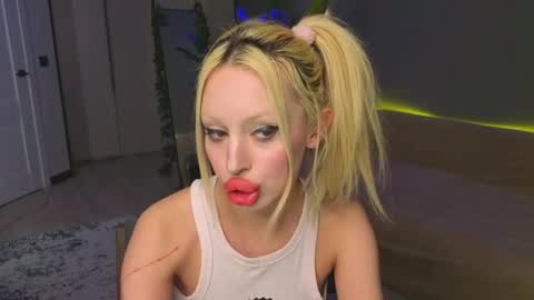 luna_beverly online show from April 2026 08:14:02 PM