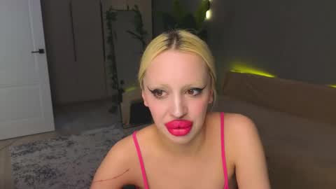 luna_beverly online show from April 2026 09:54:01 PM