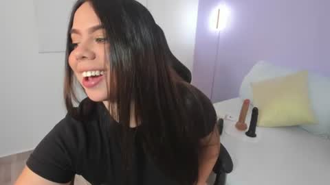 Snapshot of luna_blazze_ chatting on June 2026 12:19:02 PM L U N A online show from June 2026 12:19:02 PM