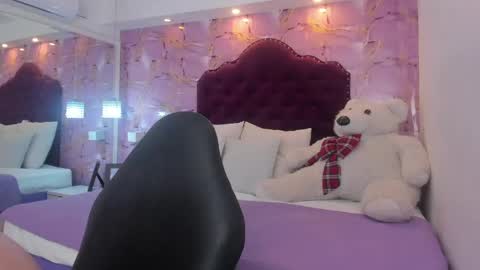 Snapshot of luna_bloomm_ chatting on May 2026 05:34:02 AM Luna Bloom online show from May 2026 05:34:02 AM