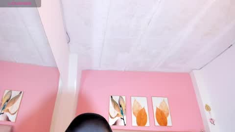 luna_bradley_ online show from April 2026 12:22:02 PM