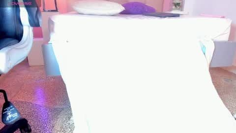 luna_bradley_ online show from May 2026 01:28:02 PM