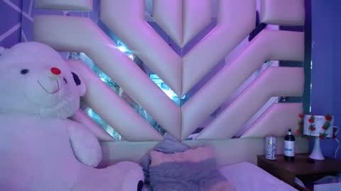 LUNA  online show from December 2024 10:24:01 AM