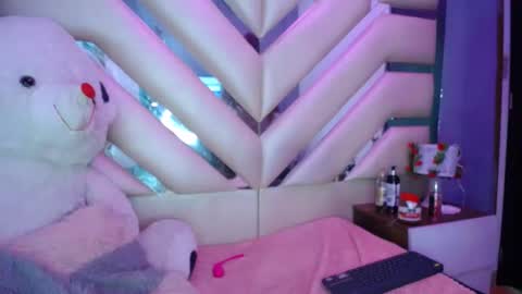 LUNA  online show from January 2025 08:20:02 AM