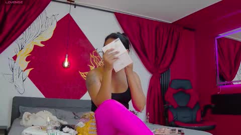 Snapshot of luna_dante_foxx chatting on March 2026 12:00:02 PM Luna Dante online show from March 2026 12:00:02 PM