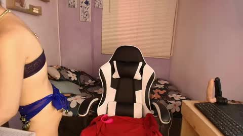 luna_desiree online show from April 2026 09:05:01 PM