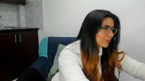 luna  online show from February 2025 02:20:01 PM