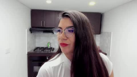 luna  online show from October 2025 11:14:02 AM