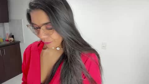 luna  online show from May 2026 11:04:01 AM