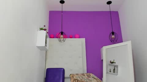 Luna online show from March 2026 02:04:02 AM