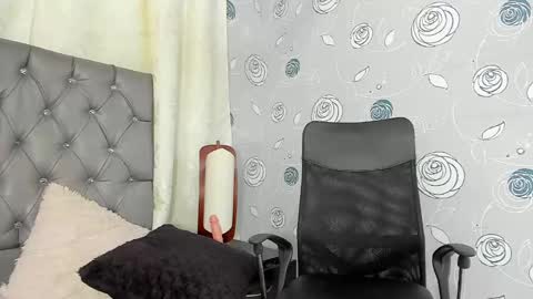 Snapshot of luna_evaa chatting on January 2025 06:40:01 PM Luna Eva online show from January 2025 06:40:01 PM