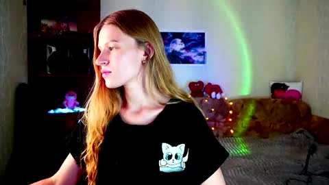 Snapshot of luna_evan chatting on October 2025 10:12:02 AM luna_evan online show from October 2025 10:12:02 AM