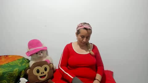 Snapshot of luna_fantasstic chatting on February 2025 01:36:01 AM lunafantastic online show from February 2025 01:36:01 AM