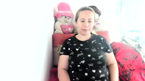 Snapshot of luna_fantasstic chatting on September 2025 05:12:02 PM lunafantastic online show from September 2025 05:12:02 PM