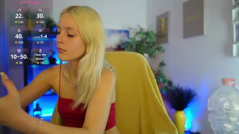 luna_grace18 online show from June 2026 03:45:01 PM