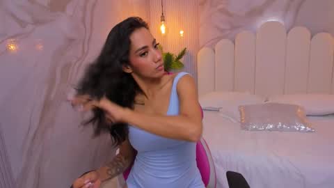 luna_hot_ass online show from December 2025 07:30:02 PM