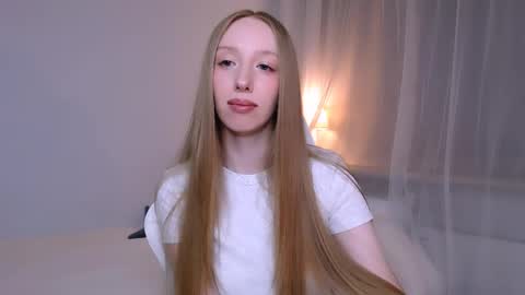 Luna online show from April 2026 09:27:01 PM