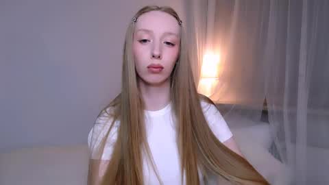 Luna online show from April 2026 09:17:02 PM
