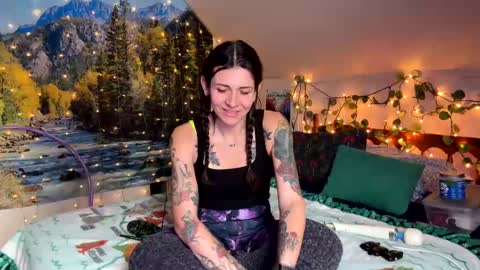 Snapshot of luna_leena chatting on December 2024 02:49:02 PM Aspen online show from December 2024 02:49:02 PM