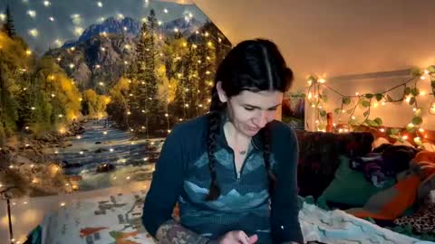 Snapshot of luna_leena chatting on December 2024 09:39:01 PM Aspen online show from December 2024 09:39:01 PM
