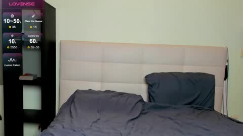 Hi everyone my name is Tina   online show from November 2025 09:25:02 PM