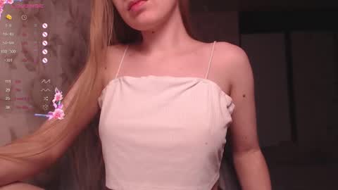 Snapshot of luna_loveisgood chatting on November 2025 10:37:01 AM Luna online show from November 2025 10:37:01 AM