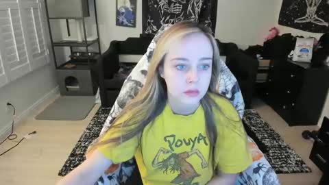 Luna online show from February 2026 03:19:02 PM