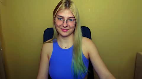 Snapshot of luna_lush_ chatting on February 2025 12:16:01 PM Luna online show from February 2025 12:16:01 PM