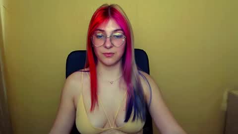 Snapshot of luna_lush_ chatting on February 2025 12:19:01 PM Luna online show from February 2025 12:19:01 PM