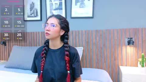 LUNA  online show from September 2025 01:33:01 PM