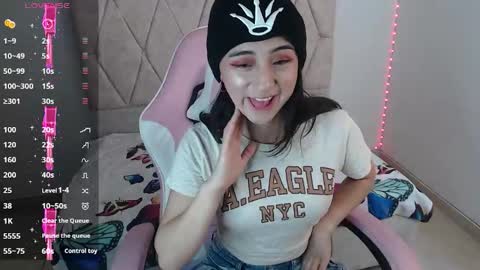Snapshot of luna_roussee chatting on March 2025 06:32:01 PM luna_roussee online show from March 2025 06:32:01 PM