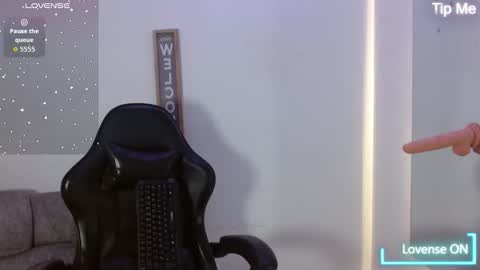 luna_starr69 online show from February 2026 02:33:01 PM