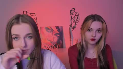 Luna online show from October 2025 07:25:02 PM