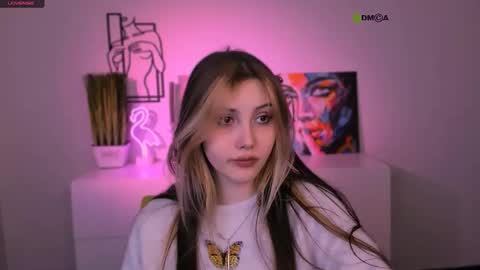 Luna online show from November 2025 05:40:02 AM