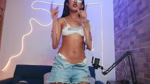 luna_valen online show from May 2026 03:44:02 AM