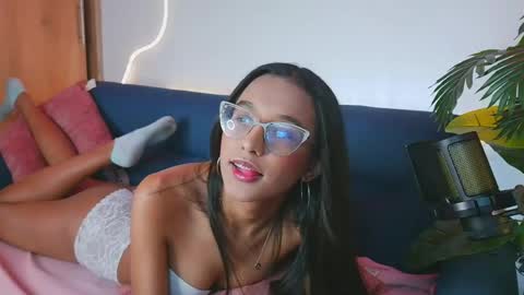 Snapshot of luna_valen chatting on May 2026 04:10:01 AM luna_valen online show from May 2026 04:10:01 AM