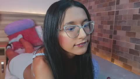 Snapshot of luna_valen chatting on June 2026 03:21:02 AM luna_valen online show from June 2026 03:21:02 AM