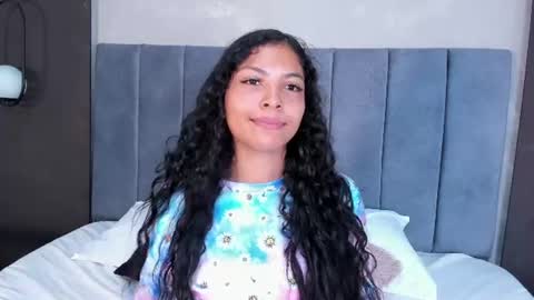 luna_varela_ online show from June 2026 01:45:02 PM