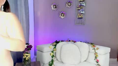 Snapshot of luna_velmont chatting on March 2026 10:03:02 PM LUNA online show from March 2026 10:03:02 PM