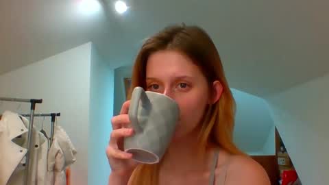Snapshot of luna_xsensual chatting on December 2024 02:52:01 PM L U N A online show from December 2024 02:52:01 PM
