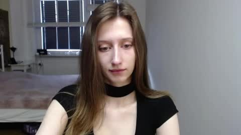 L U N A  online show from April 2026 05:44:02 AM