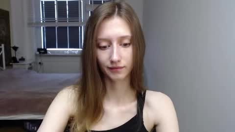 L U N A  online show from April 2026 06:31:02 AM