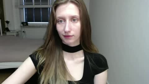 L U N A  online show from May 2026 05:35:02 AM