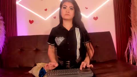 Luna  online show from April 2026 09:43:02 PM