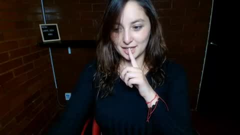 lunaa_m_ online show from February 2025 09:53:02 PM