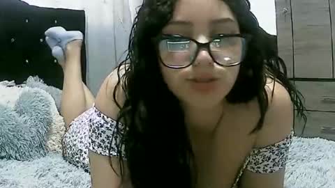 Snapshot of lunaa_sub chatting on January 2025 09:37:01 PM lunaa_sub online show from January 2025 09:37:01 PM