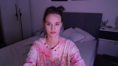 Luna online show from September 2025 11:39:02 PM