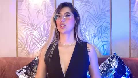 Luna online show from September 2025 03:45:02 AM