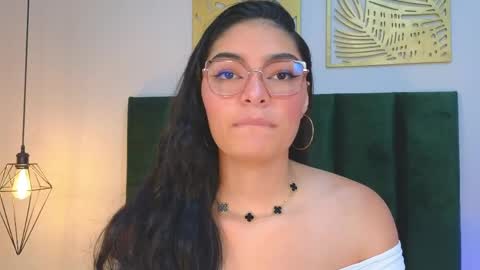 Luna Aspen online show from April 2026 06:25:01 PM