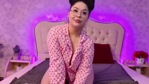 Snapshot of lunababe_ chatting on July 2026 11:05:02 AM lunababe_ online show from July 2026 11:05:02 AM